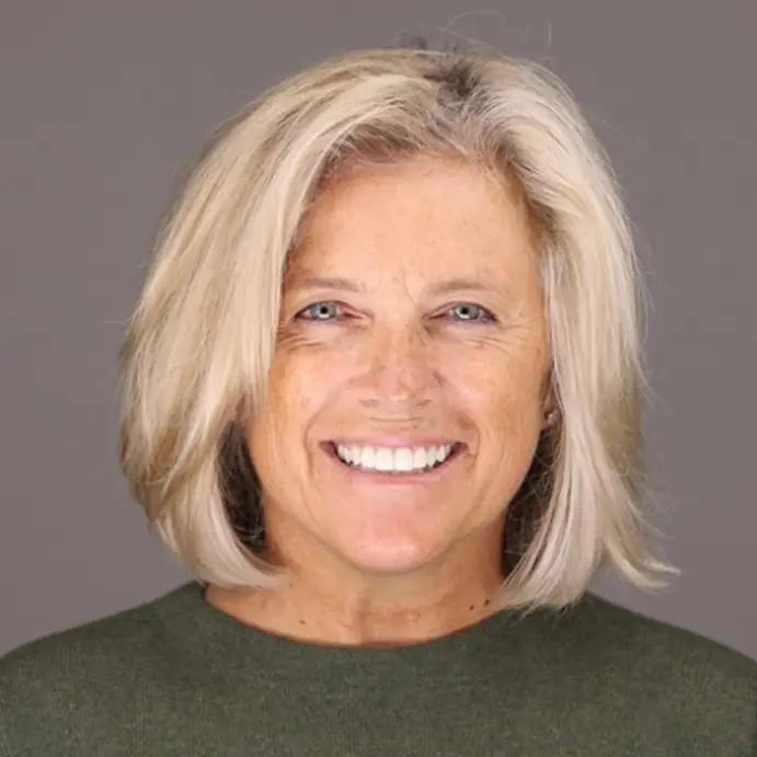 headshot-eva-danieli